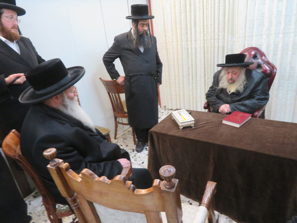 ניחום אבלים בחצה"ק דעעש