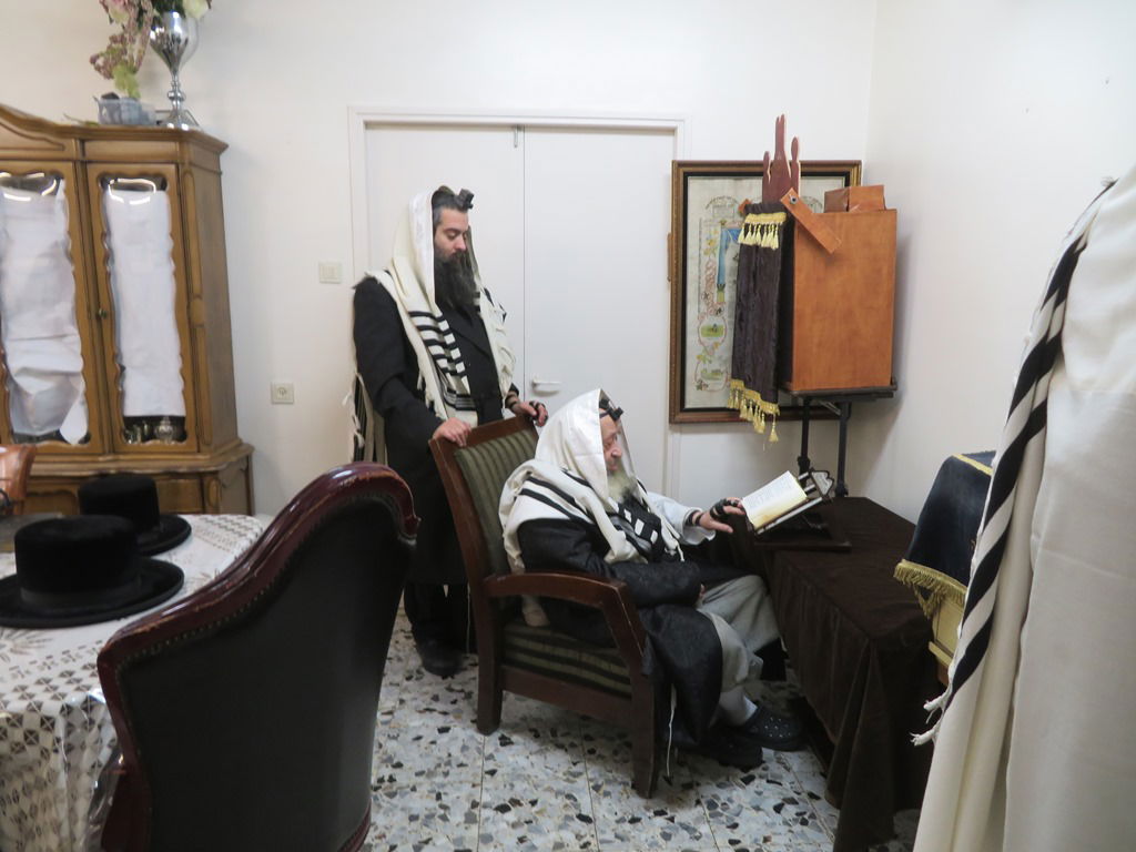 ניחום אבלים בחצה"ק דעעש