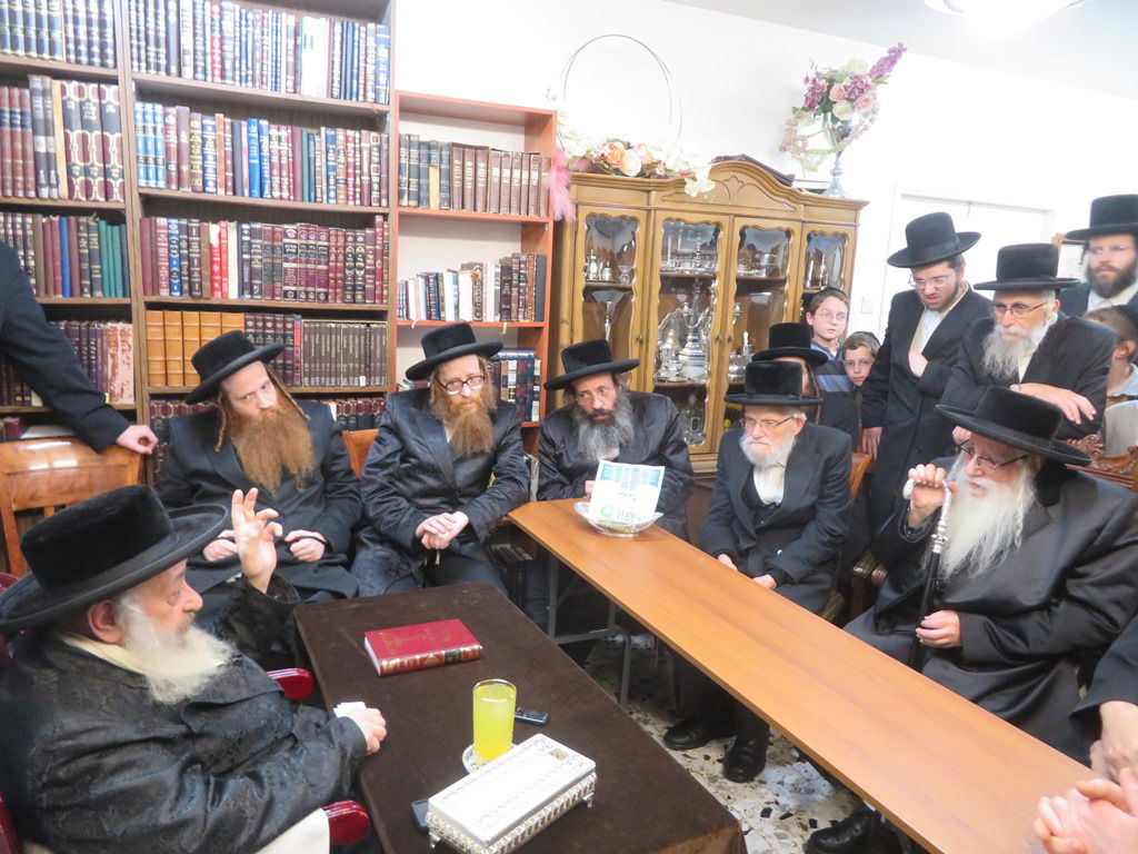 ניחום אבלים בחצה"ק דעעש