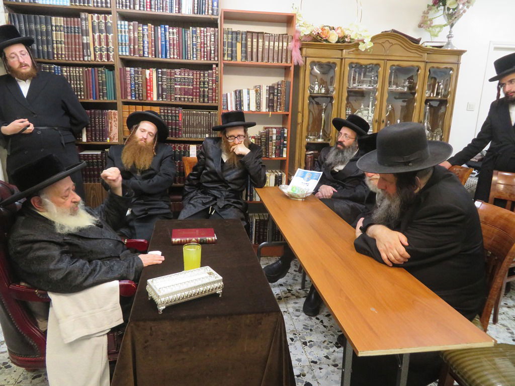 ניחום אבלים בחצה"ק דעעש