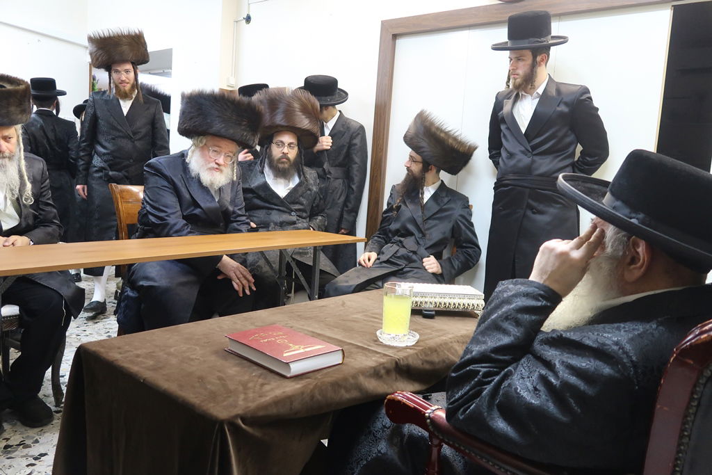 ניחום אבלים בחצה"ק דעעש