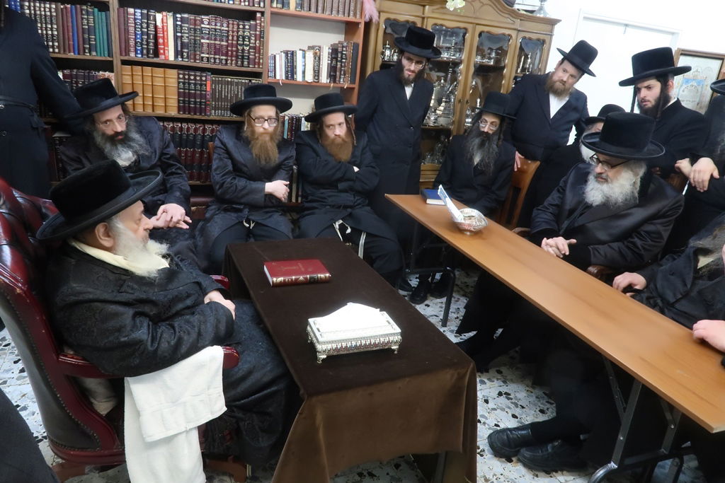 ניחום אבלים בחצה"ק דעעש