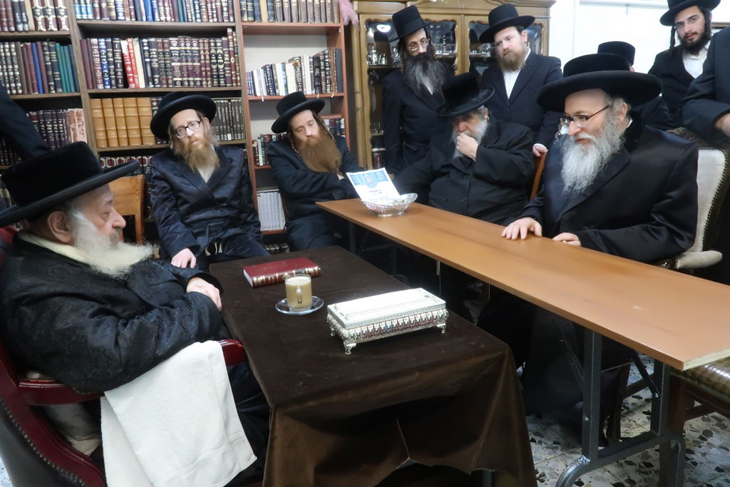 ניחום אבלים בחצה"ק דעעש