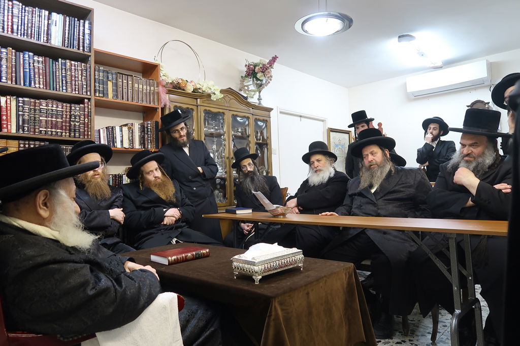 ניחום אבלים בחצה"ק דעעש