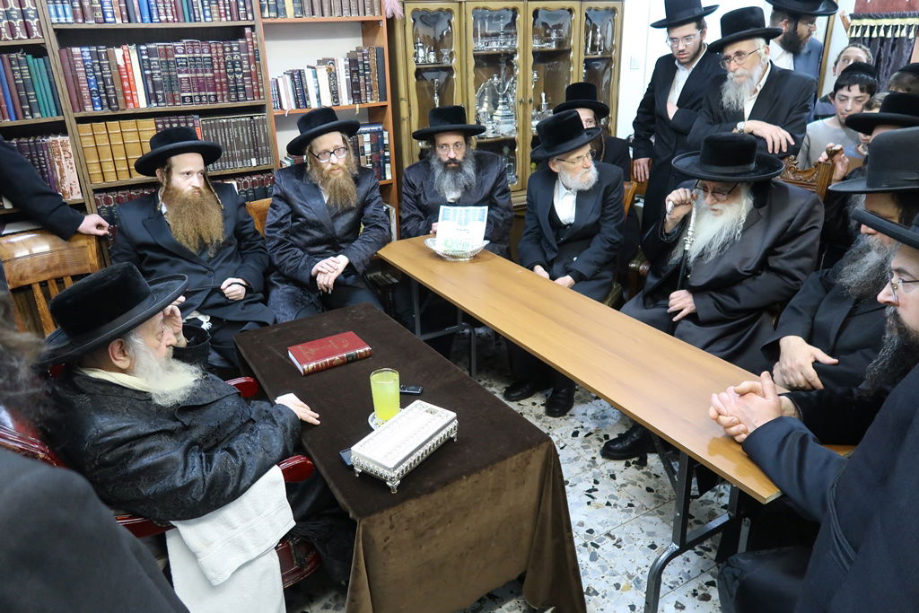 ניחום אבלים בחצה"ק דעעש