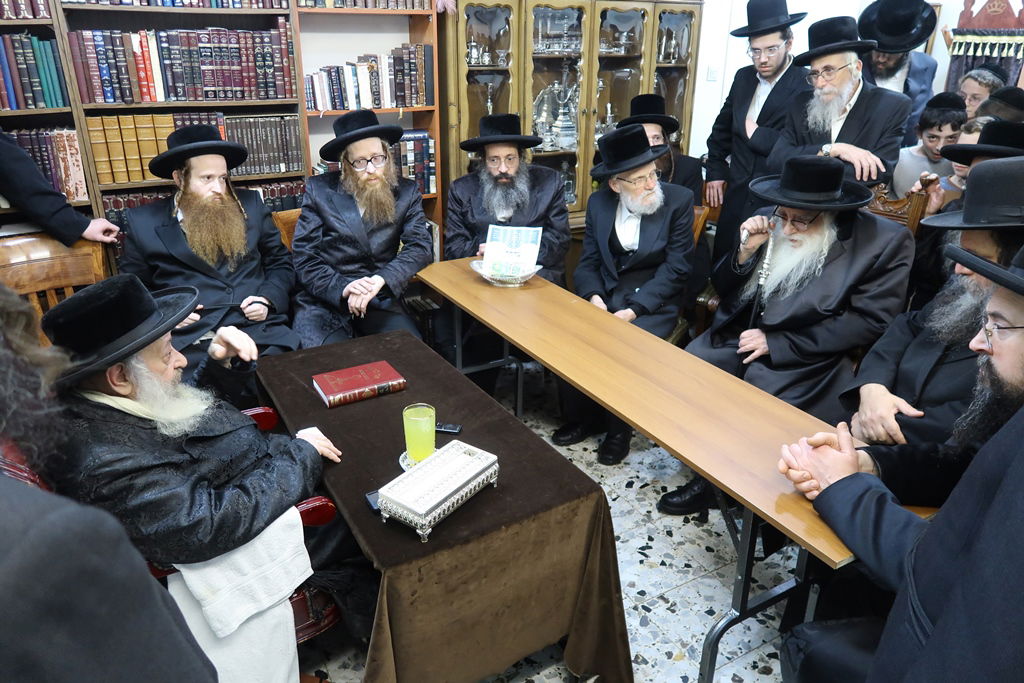 ניחום אבלים בחצה"ק דעעש