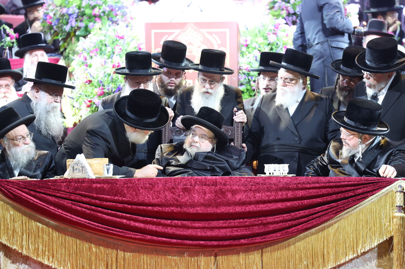 מעמד 'עשר עטרות' בחצה"ק בעלזא 