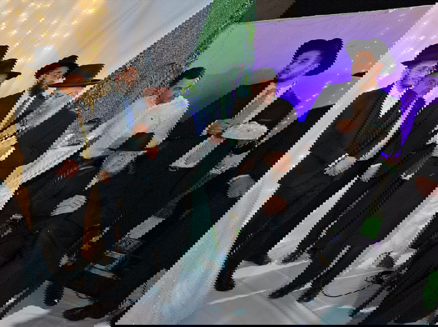 שמחת נישואי נכדת הגר"מ מאזוז