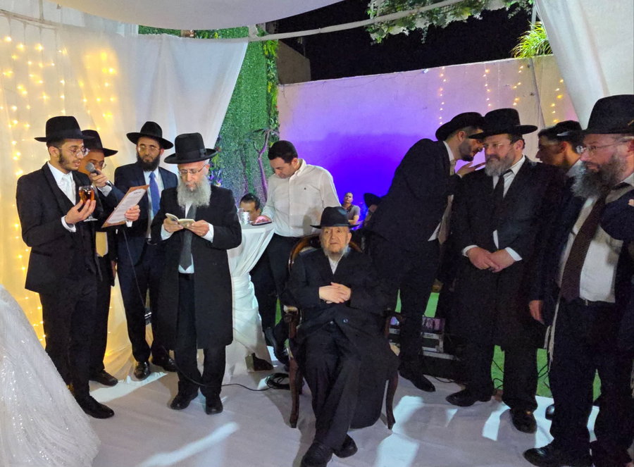 שמחת נישואי נכדת הגר"מ מאזוז