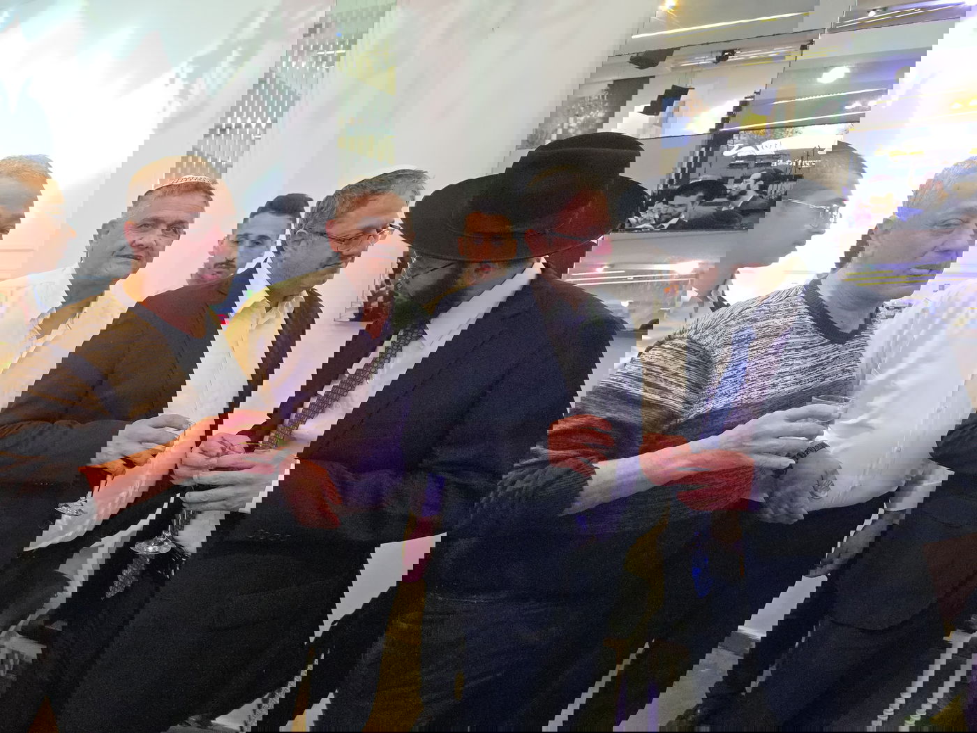 שמחת נישואי נכדת הגר"מ מאזוז