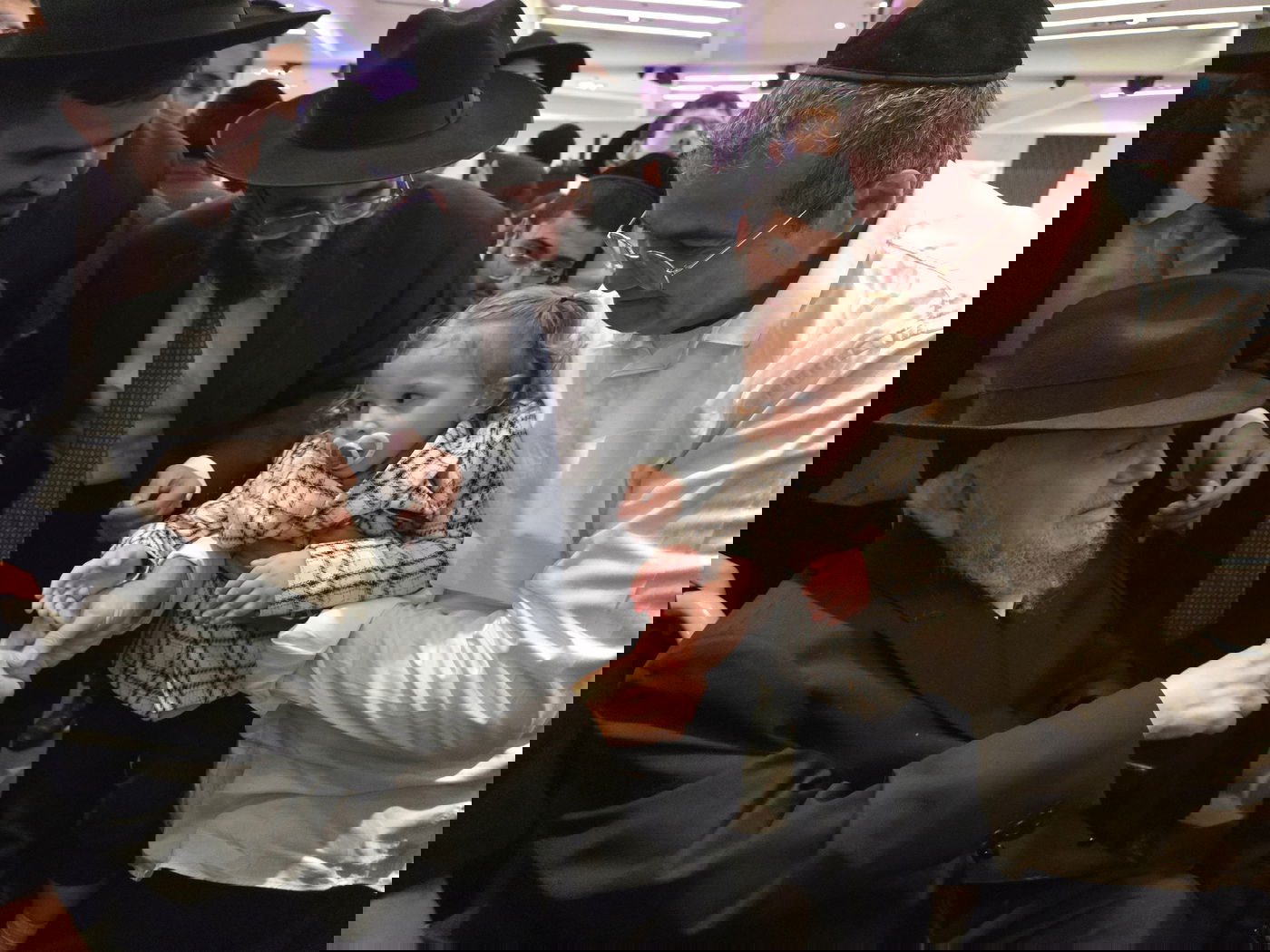 שמחת נישואי נכדת הגר"מ מאזוז