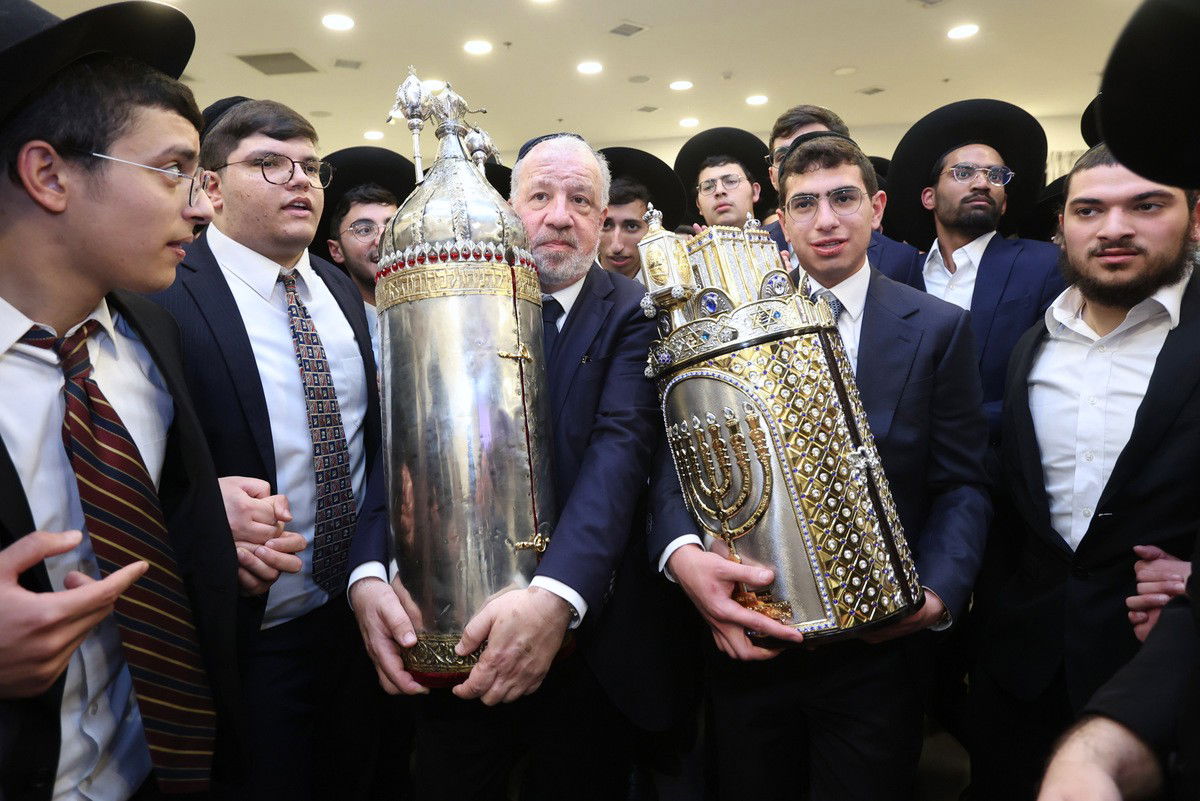 הילולא והכנסת ספר תורה לע"נ הגאון רבי רפאל אליהו ציון סופר זצ"ל