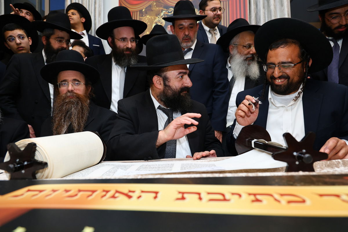 הילולא והכנסת ספר תורה לע"נ הגאון רבי רפאל אליהו ציון סופר זצ"ל