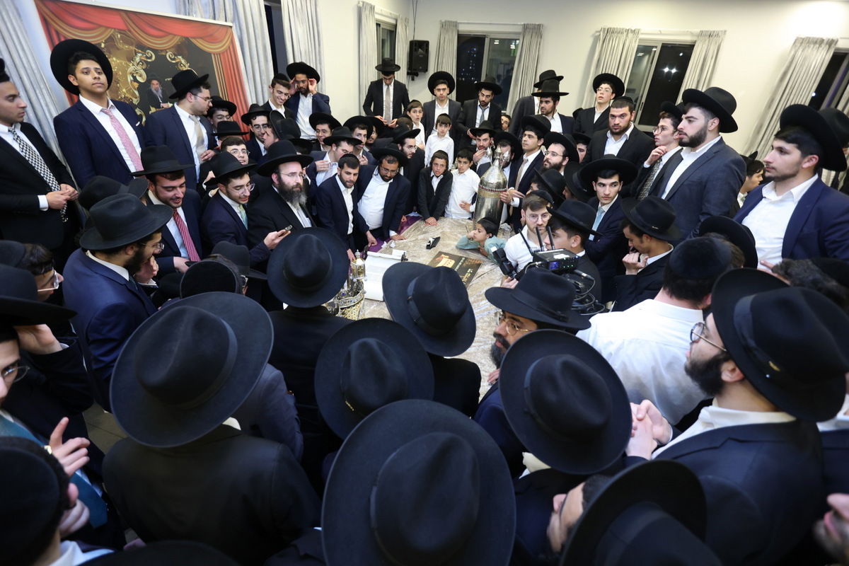 הילולא והכנסת ספר תורה לע"נ הגאון רבי רפאל אליהו ציון סופר זצ"ל