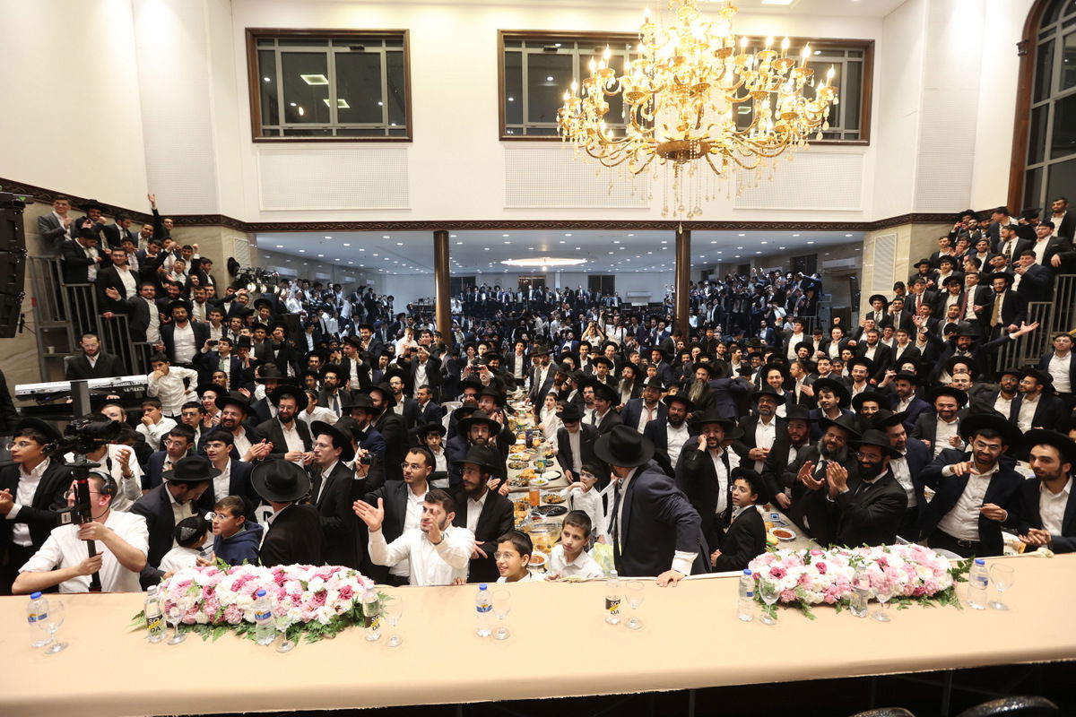 ישיבת קול אליהו | הכנסת ספר תורה לע"נ הגאון רבי רפאל אליהו ציון סופר זצ"ל