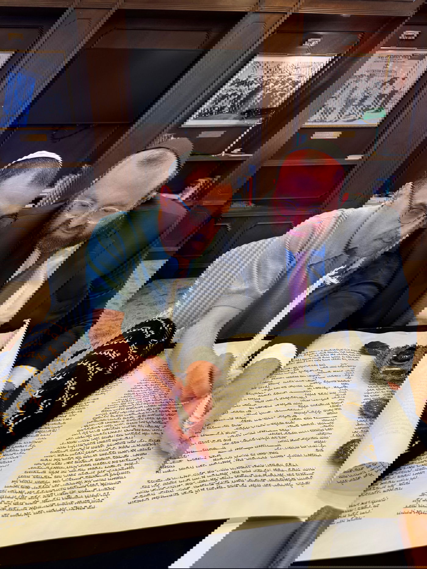 אלי שרעבי בכתיבת אותיות