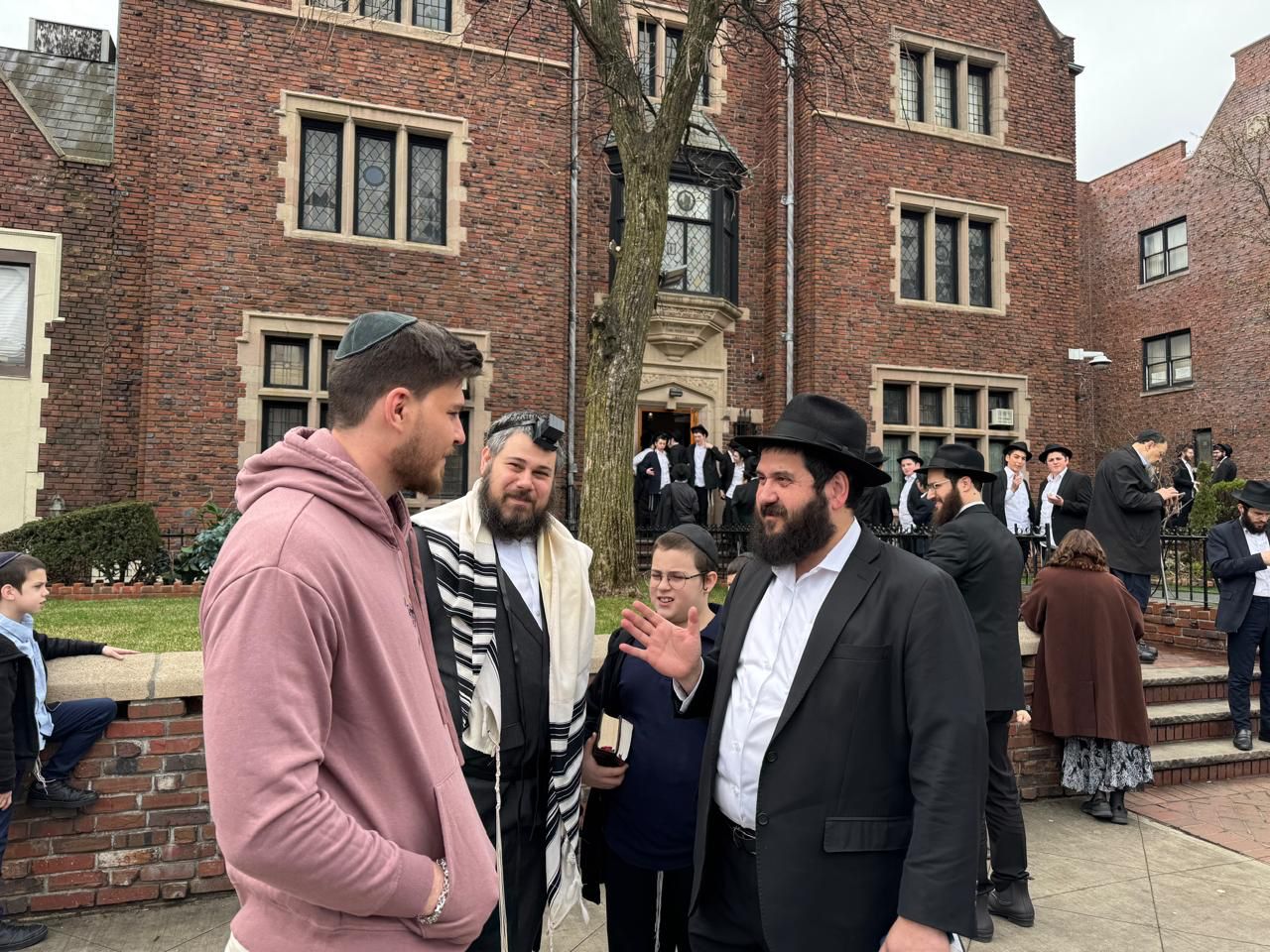 בביקור בניו יורק: איפה בחר החטוף ששוחרר להתפלל?