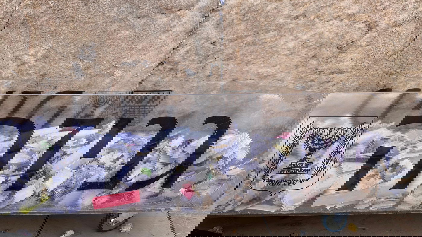 פינוי אבני הכותל