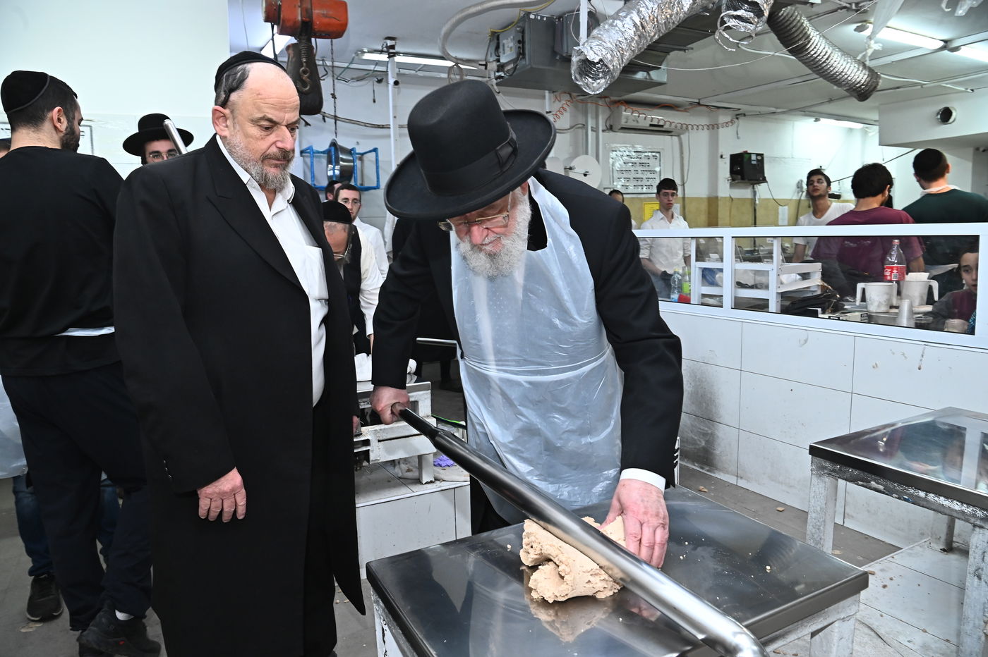 הגרי"מ לאו באפיית מצות