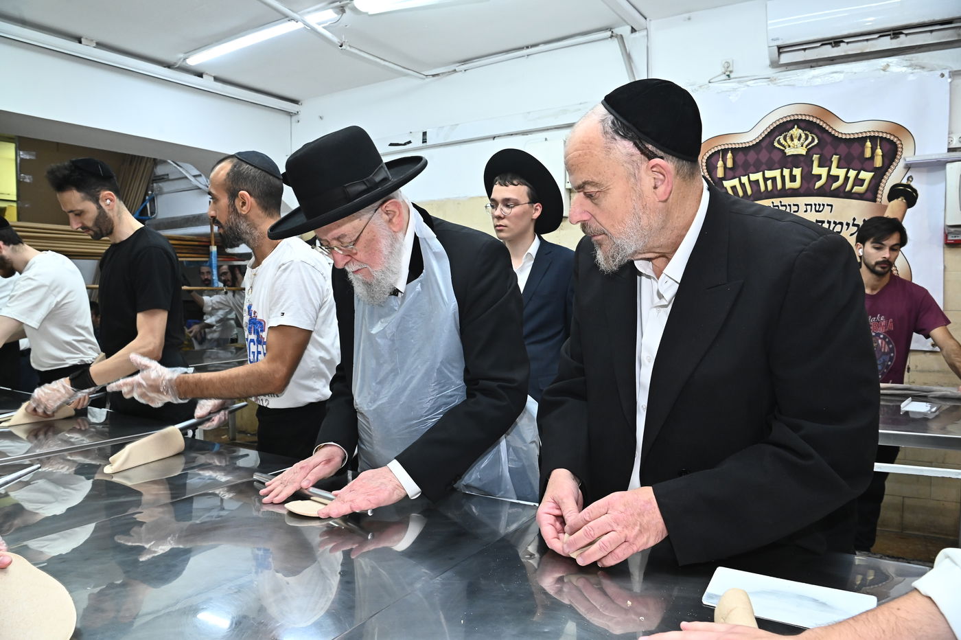 הגרי"מ לאו באפיית מצות