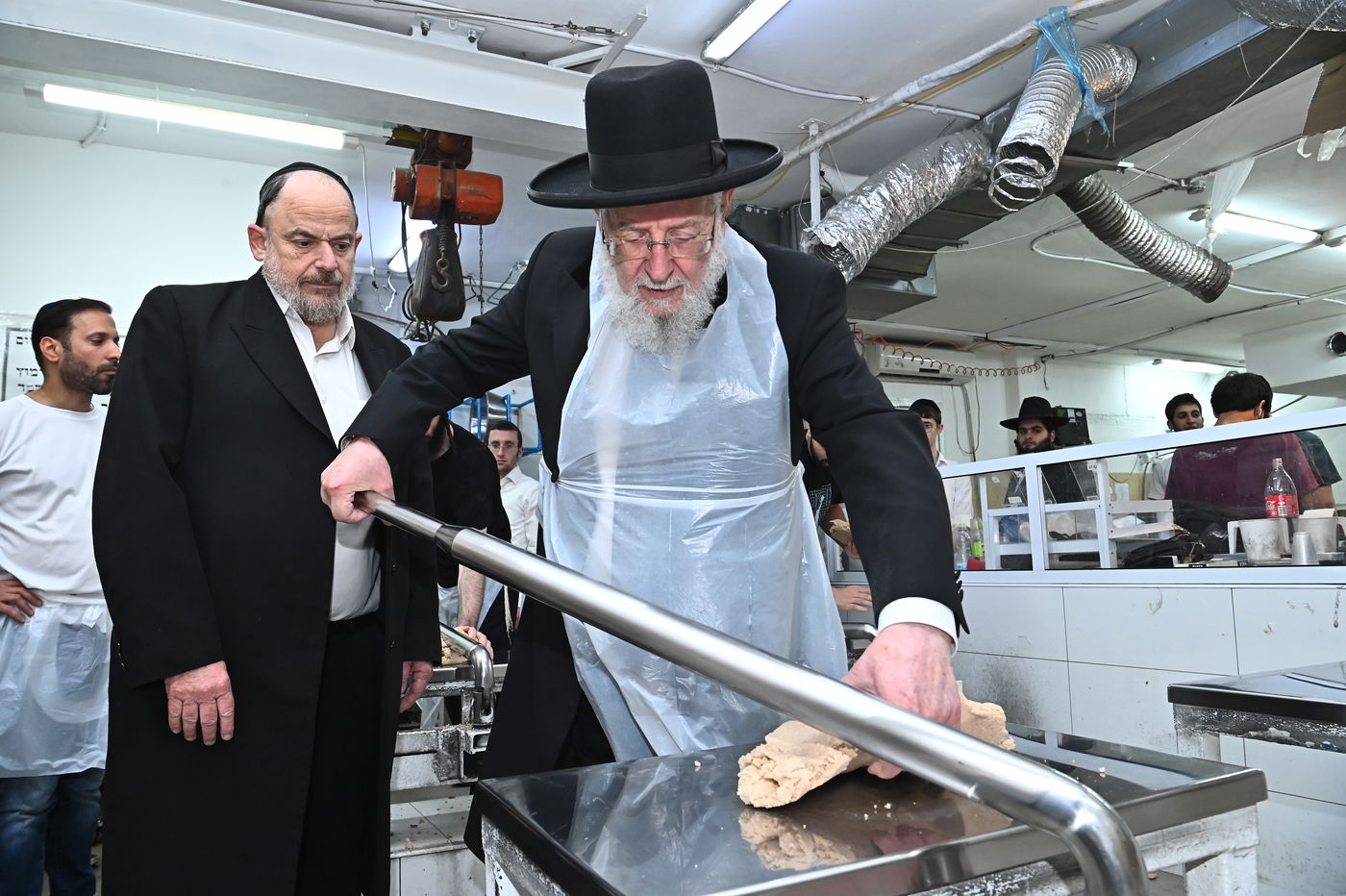 הגרי"מ לאו באפיית מצות