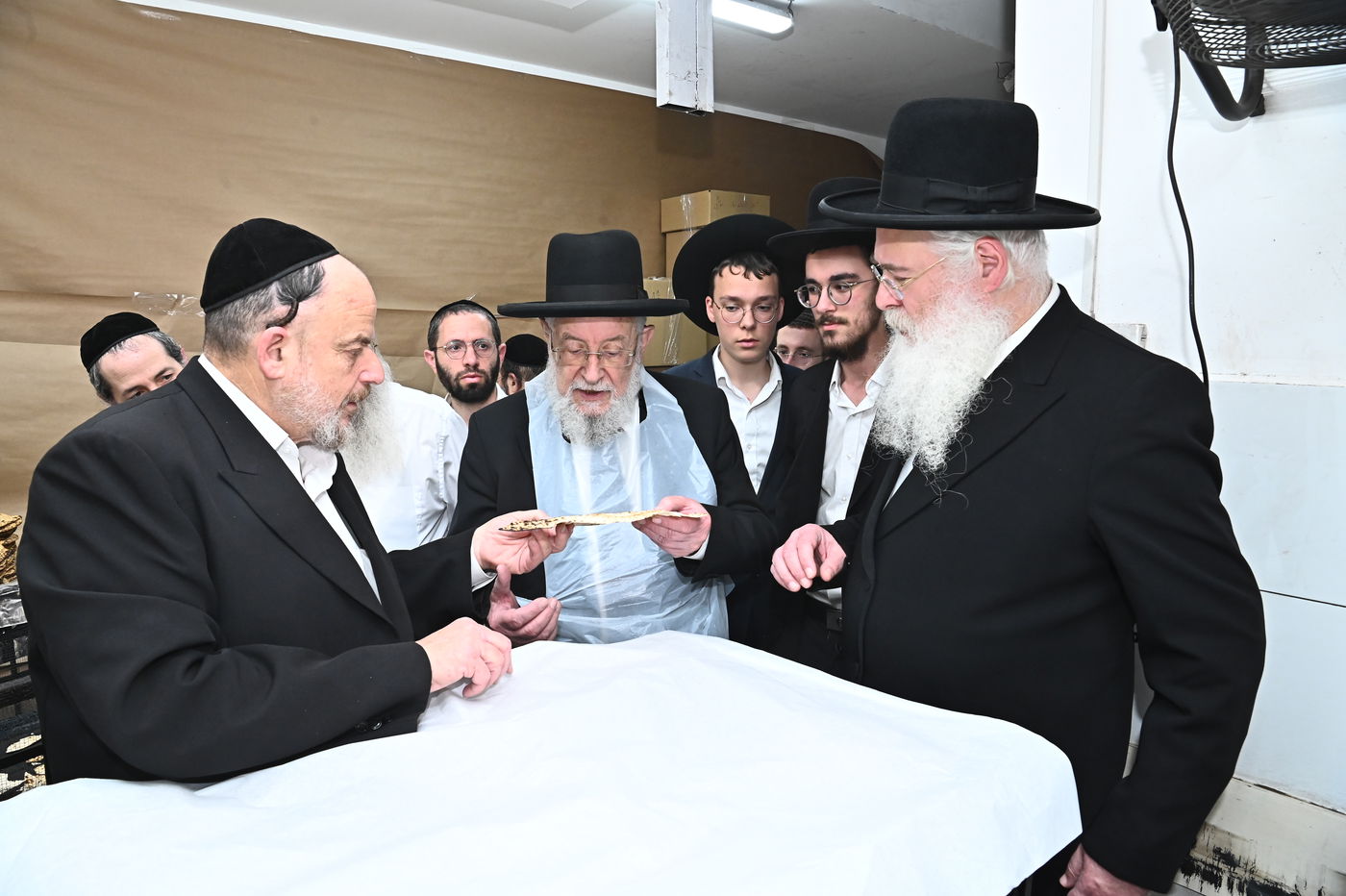 הגרי"מ לאו באפיית מצות