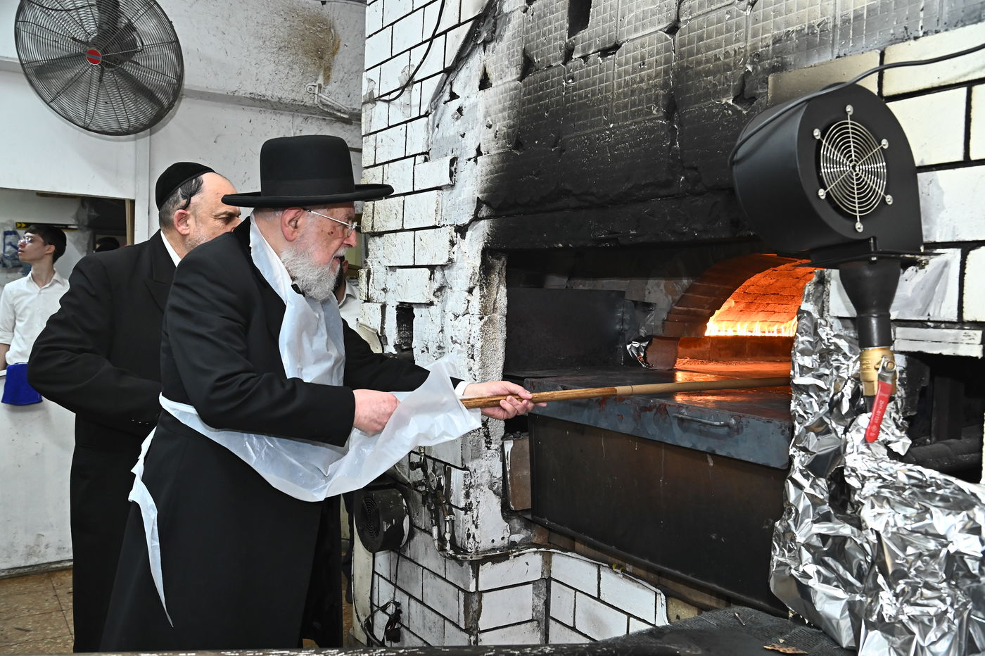 הגרי"מ לאו באפיית מצות