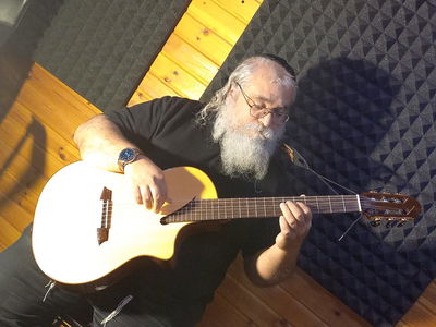 משה חבובה בסינגל חדש: "הנה מה טוב"