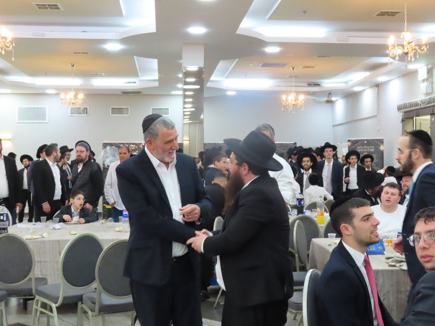 שמחת נישואי בן הגר"צ אשכנזי עם בת הגר"ש לוי