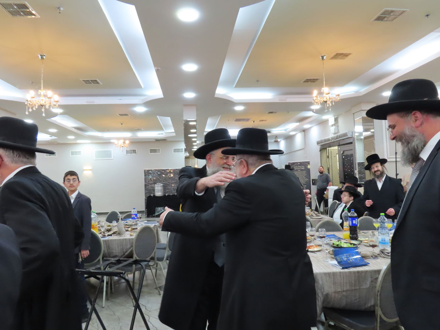 שמחת נישואי בן הגר"צ אשכנזי עם בת הגר"ש לוי