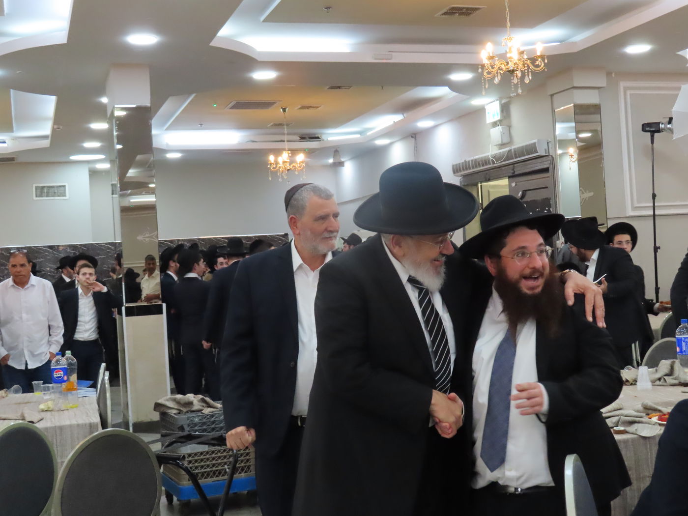 שמחת נישואי בן הגר"צ אשכנזי עם בת הגר"ש לוי