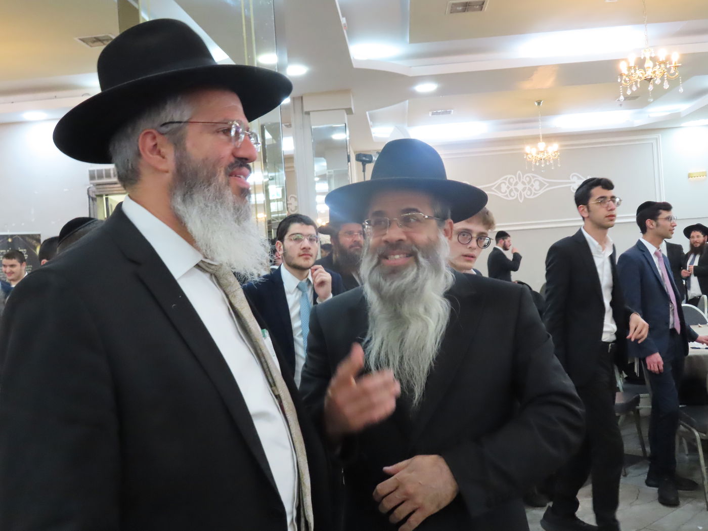 שמחת נישואי בן הגר"צ אשכנזי עם בת הגר"ש לוי