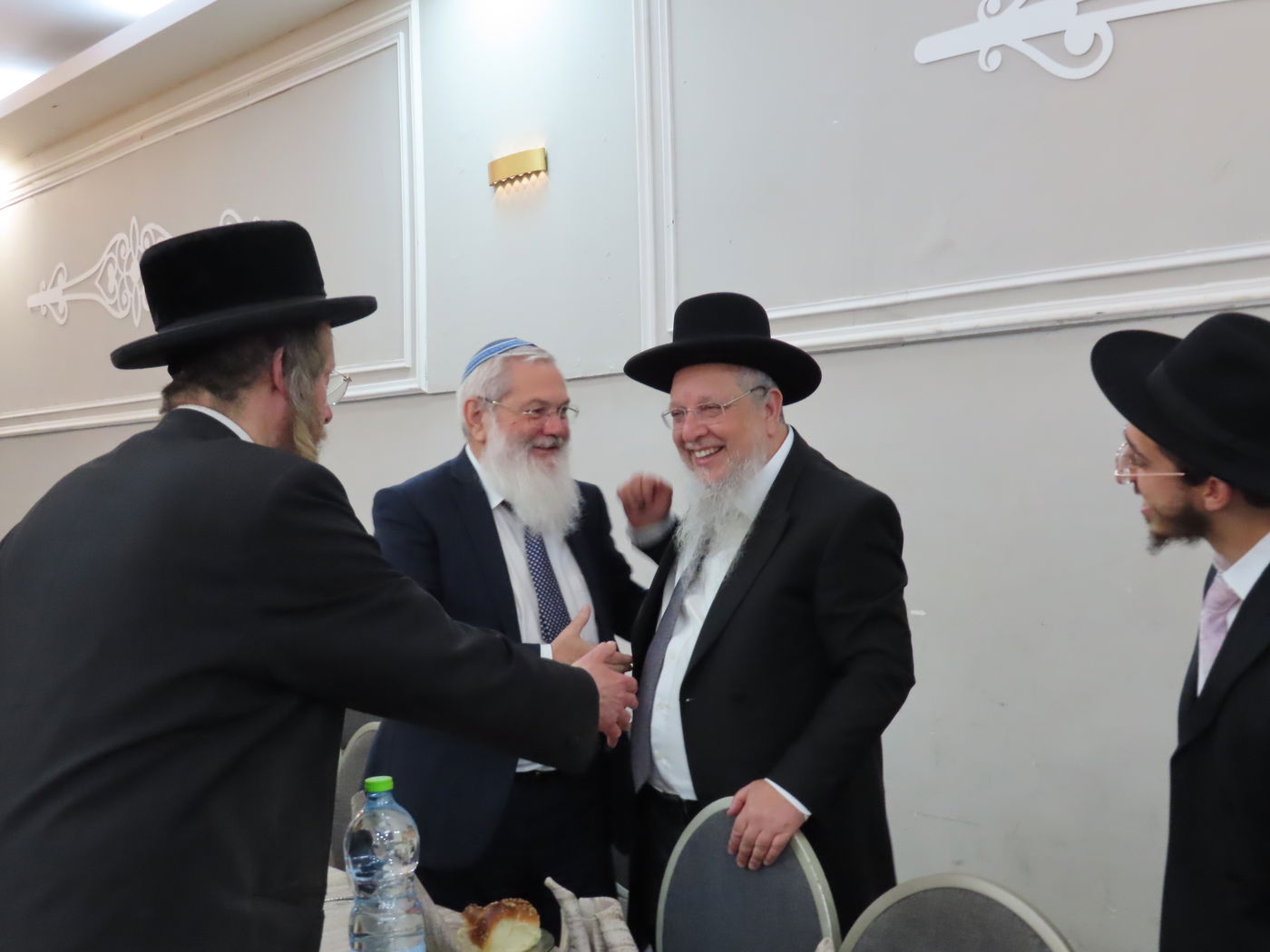 שמחת נישואי בן הגר"צ אשכנזי עם בת הגר"ש לוי