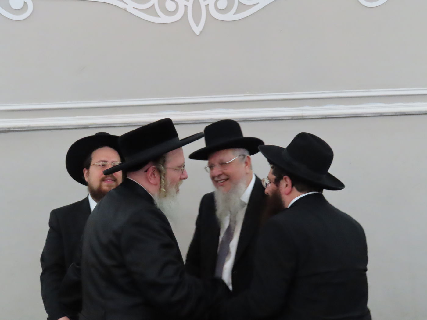 שמחת נישואי בן הגר"צ אשכנזי עם בת הגר"ש לוי