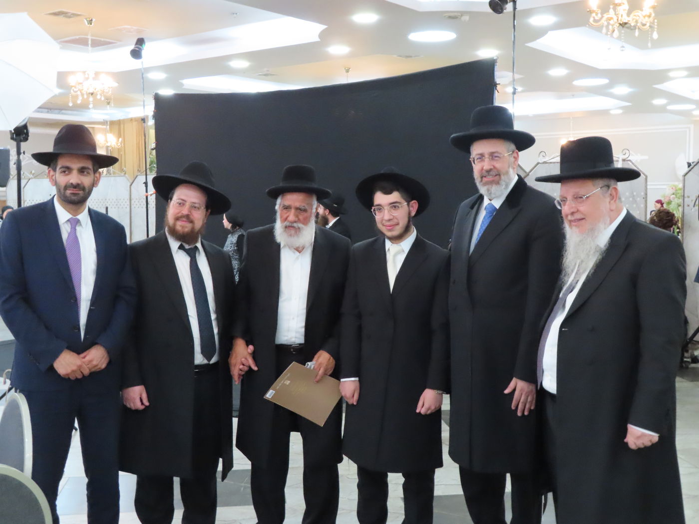 שמחת נישואי בן הגר"צ אשכנזי עם בת הגר"ש לוי