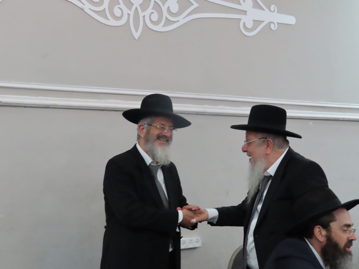 שמחת נישואי בן הגר"צ אשכנזי עם בת הגר"ש לוי