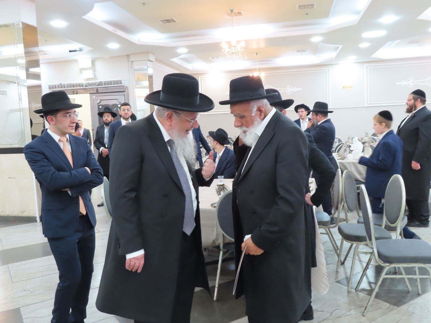 שמחת נישואי בן הגר"צ אשכנזי עם בת הגר"ש לוי