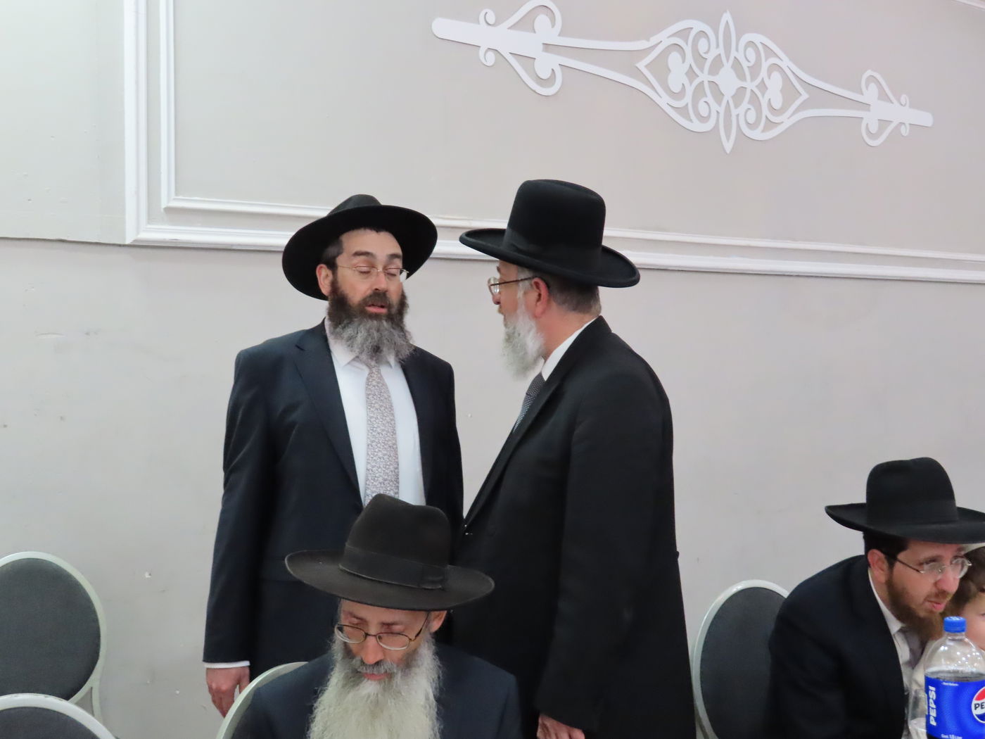 שמחת נישואי בן הגר"צ אשכנזי עם בת הגר"ש לוי