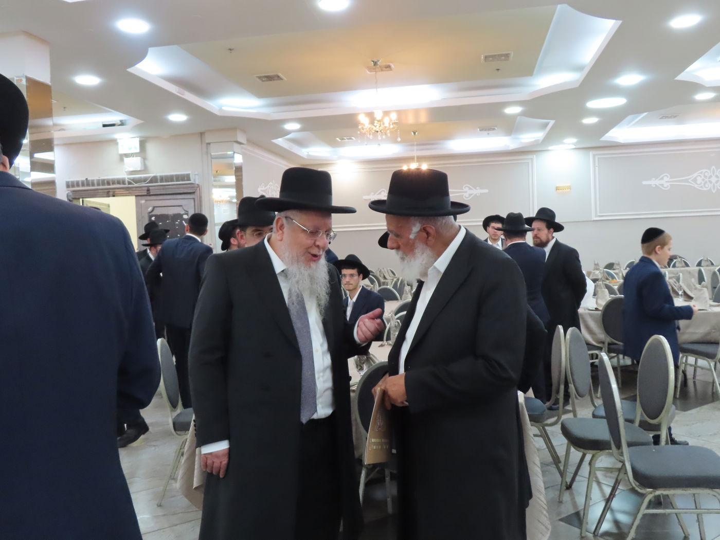 שמחת נישואי בן הגר"צ אשכנזי עם בת הגר"ש לוי