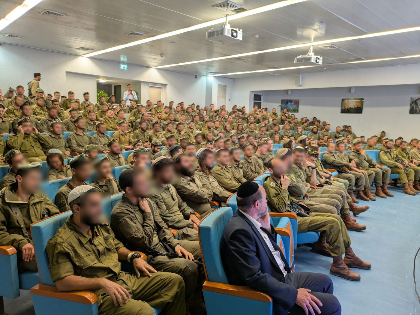 לוחמי הגדוד