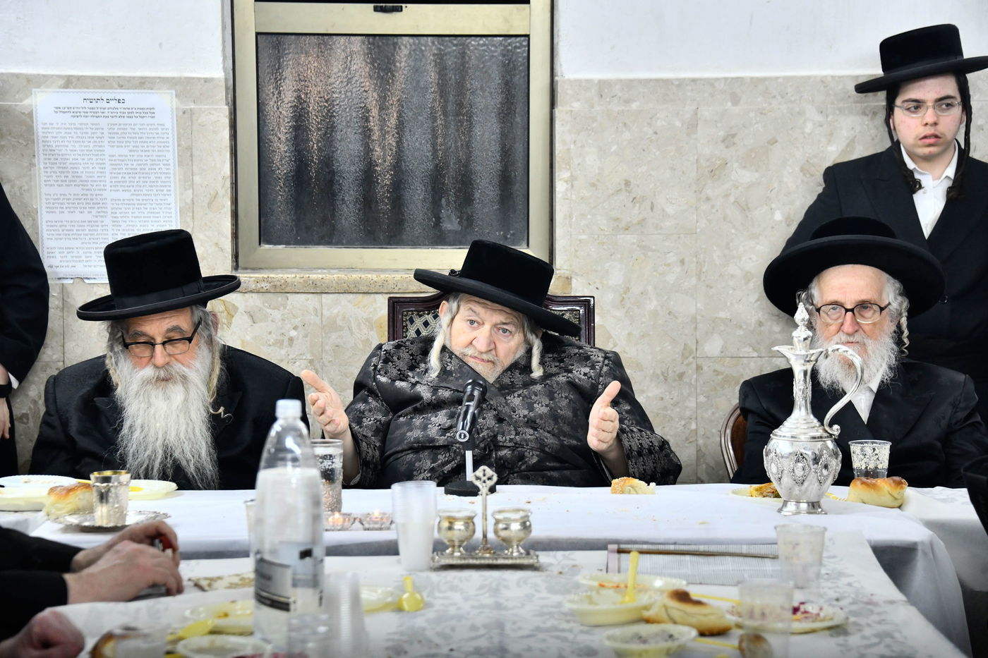 סעודת הודאה בחצה"ק טעמשוואר