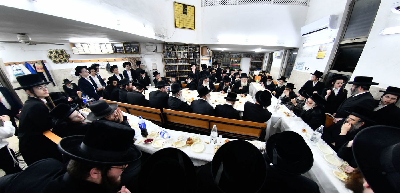 סעודת הודאה בחצה"ק טעמשוואר