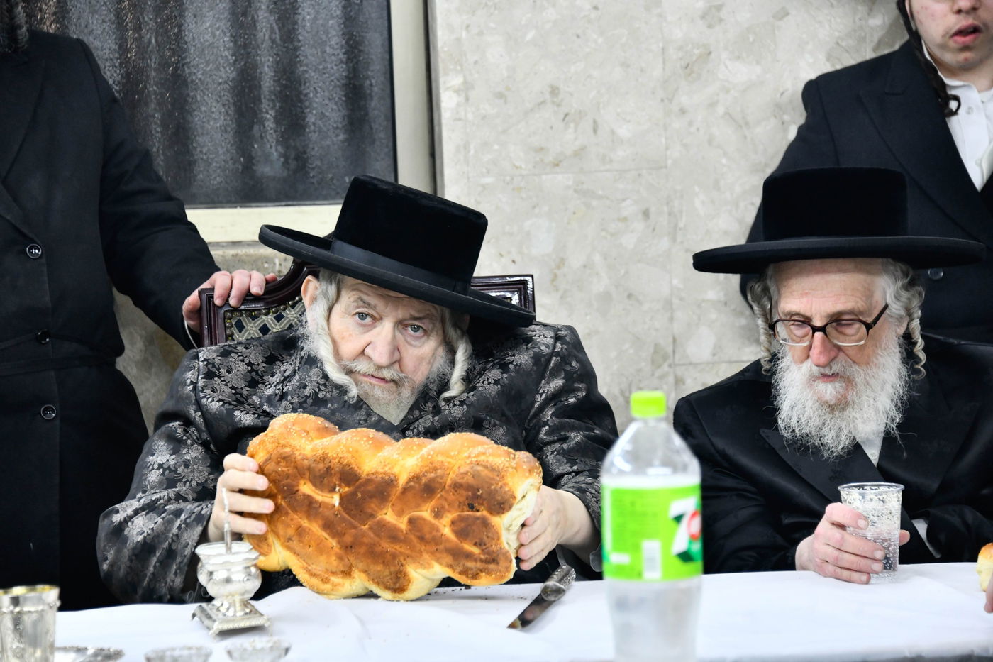 סעודת הודאה בחצה"ק טעמשוואר