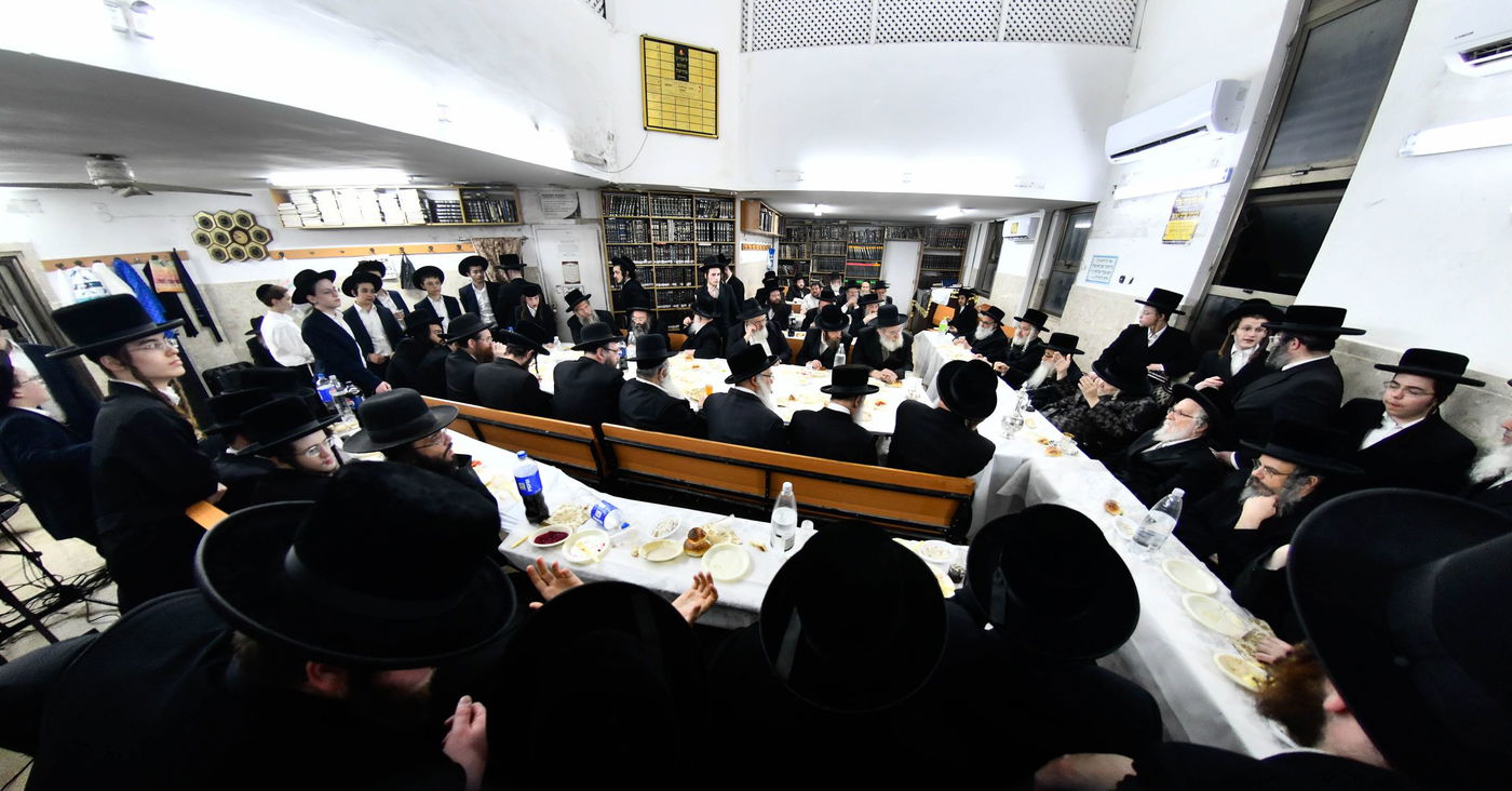 סעודת הודאה בחצה"ק טעמשוואר