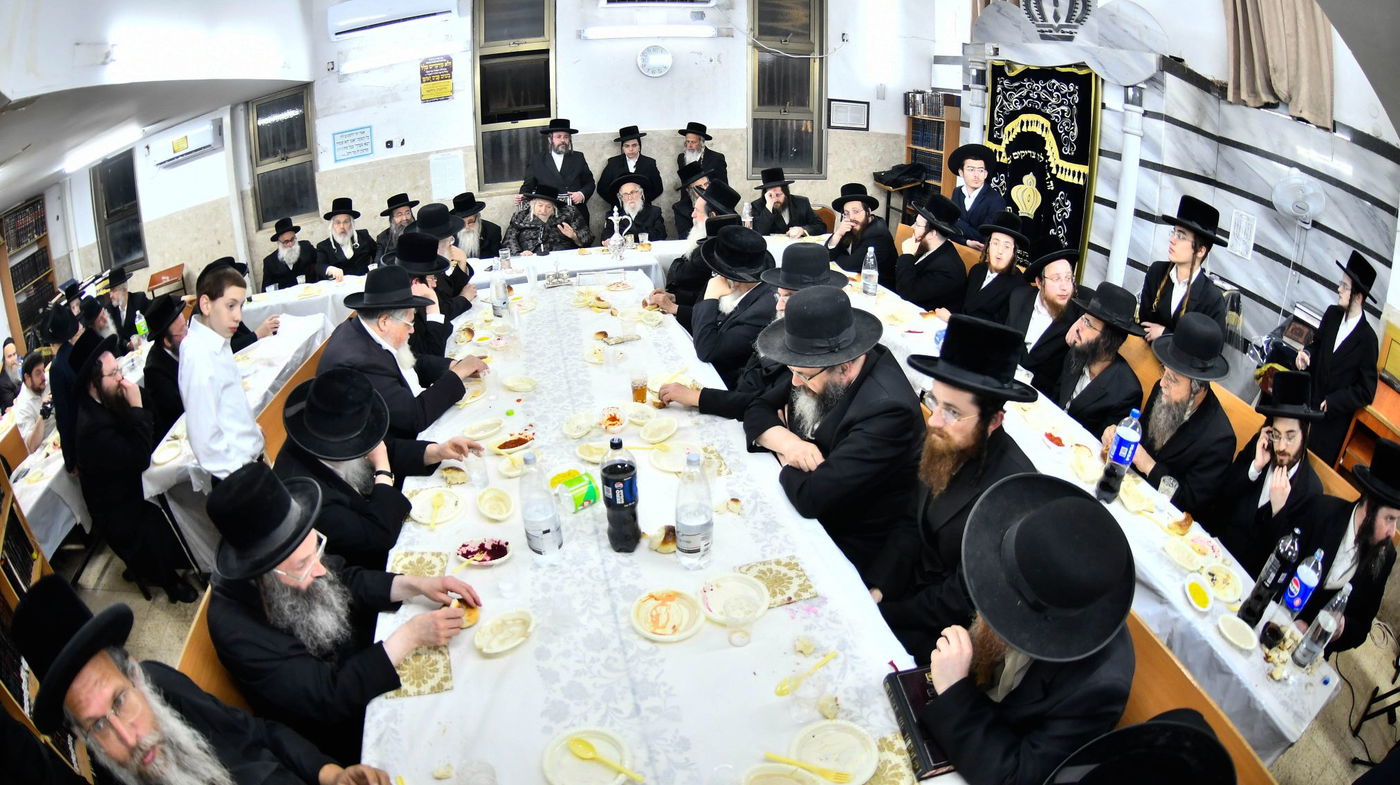 סעודת הודאה בחצה"ק טעמשוואר