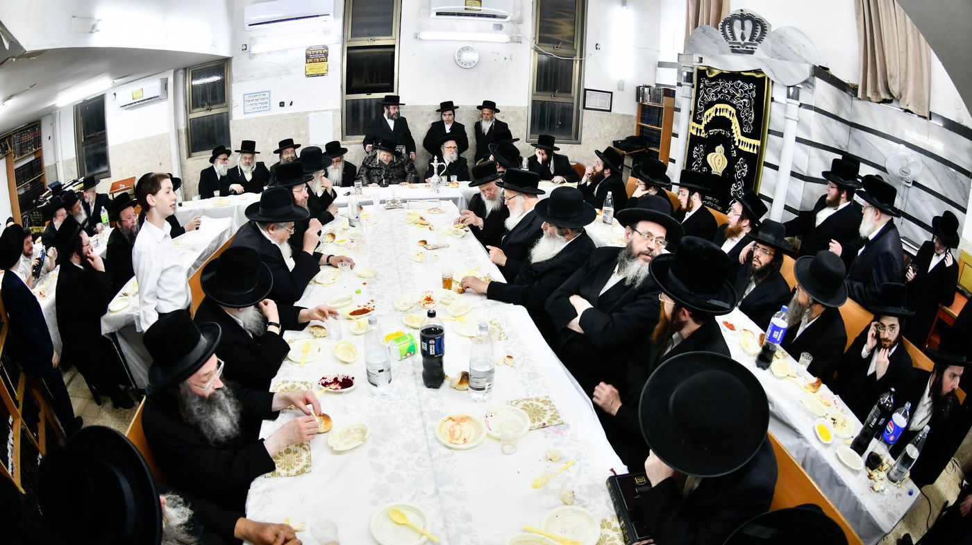 סעודת הודאה בחצה"ק טעמשוואר