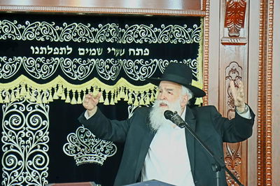 הגאון רבי יעקב ישראל בייפוס בשיחת הכנה לפסח