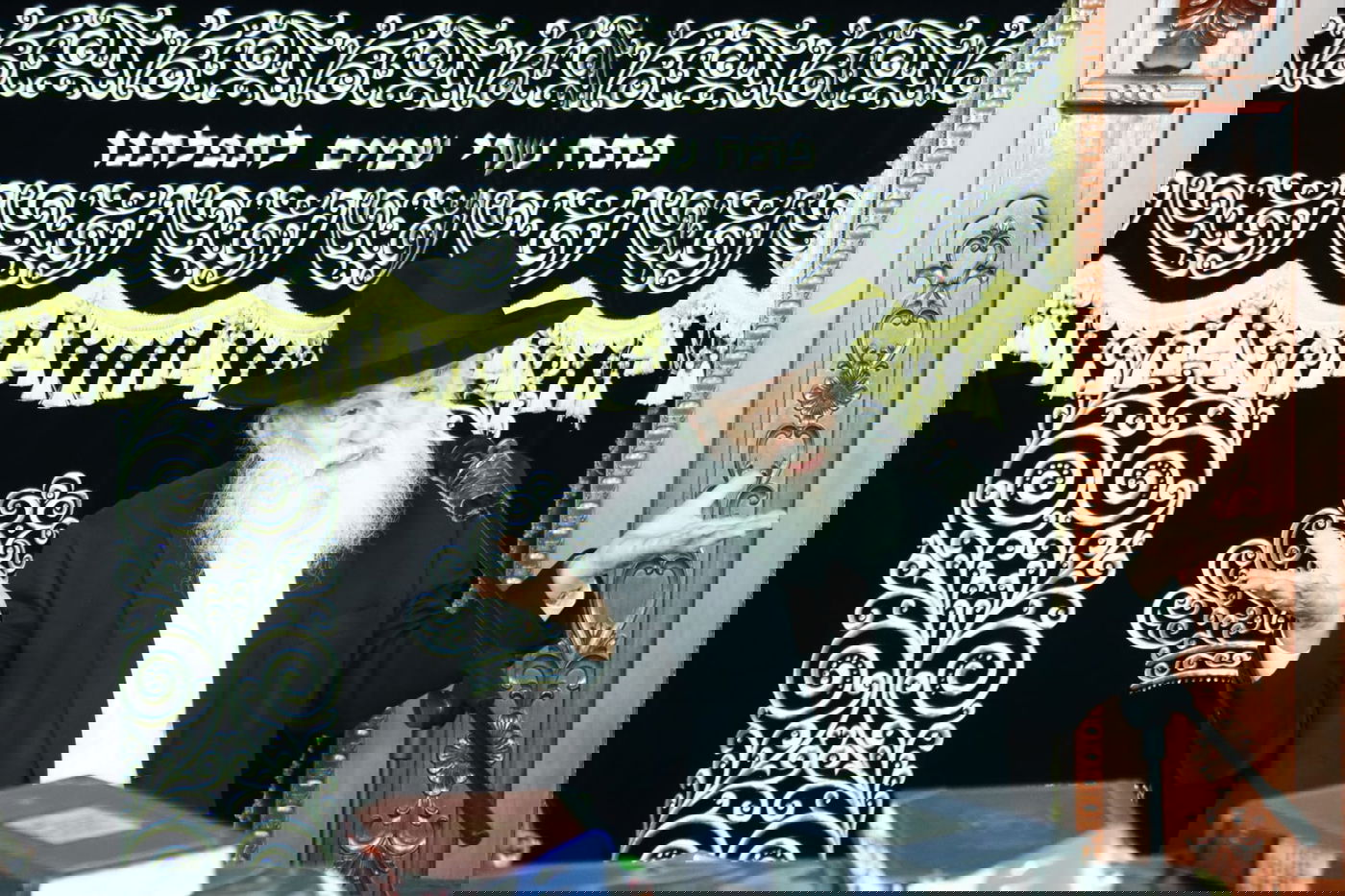 הגאון רבי יעקב ישראל בייפוס בשיחת הכנה לפסח