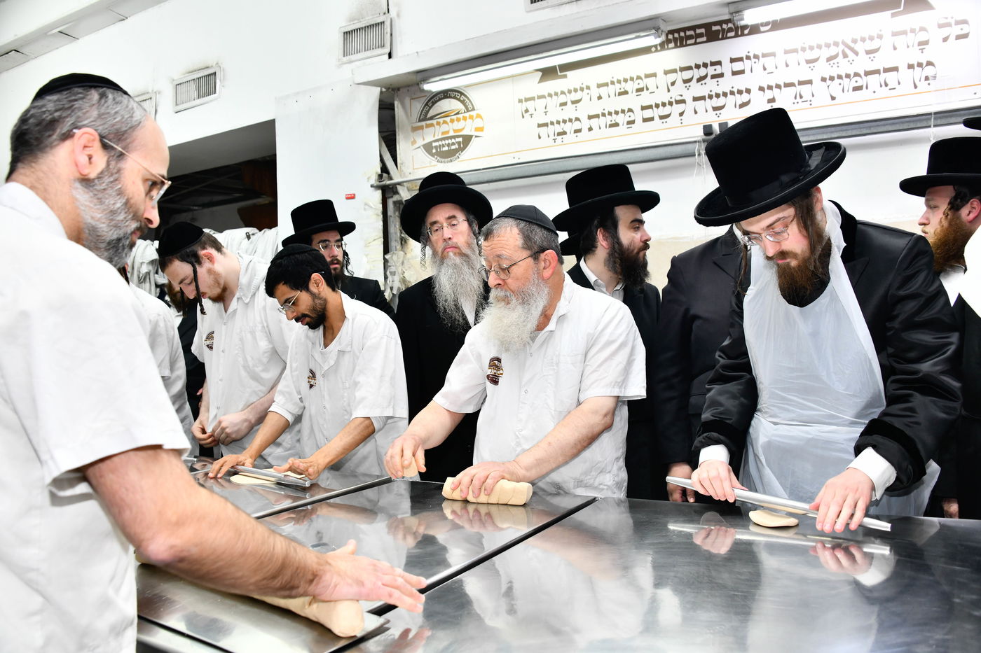 האדמו"ר מסאדיגורה באפיית מצות
