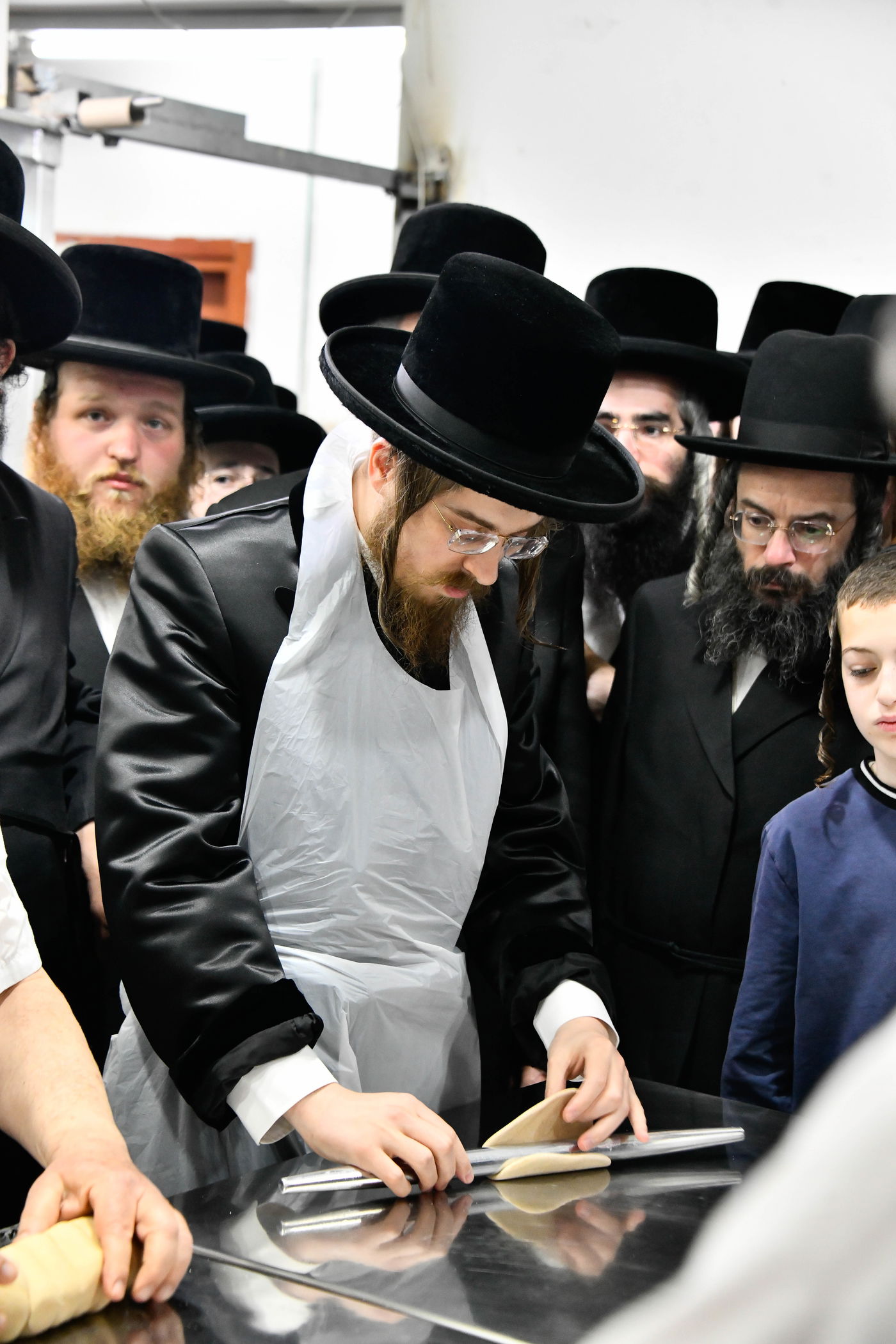 האדמו"ר מסאדיגורה באפיית מצות